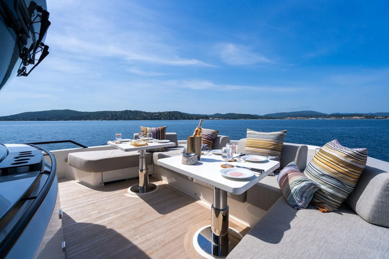 BLUEGAME BGX63 - photo 8 yacht charter Cannes