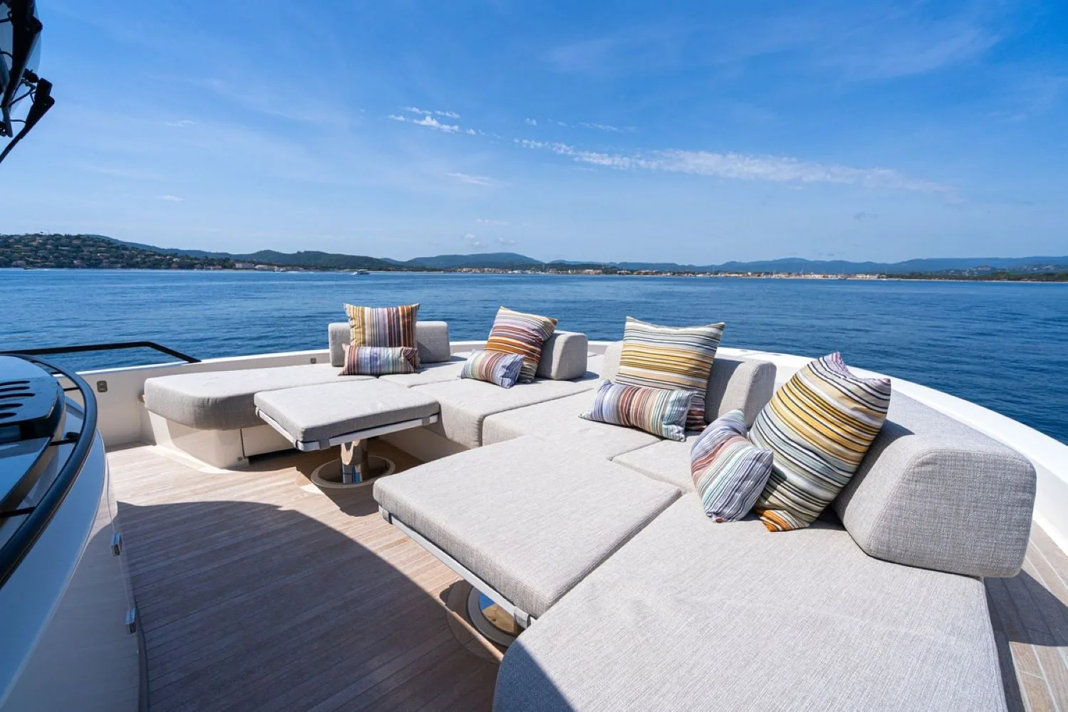 BLUEGAME BGX63 - photo 9 yacht charter Cannes