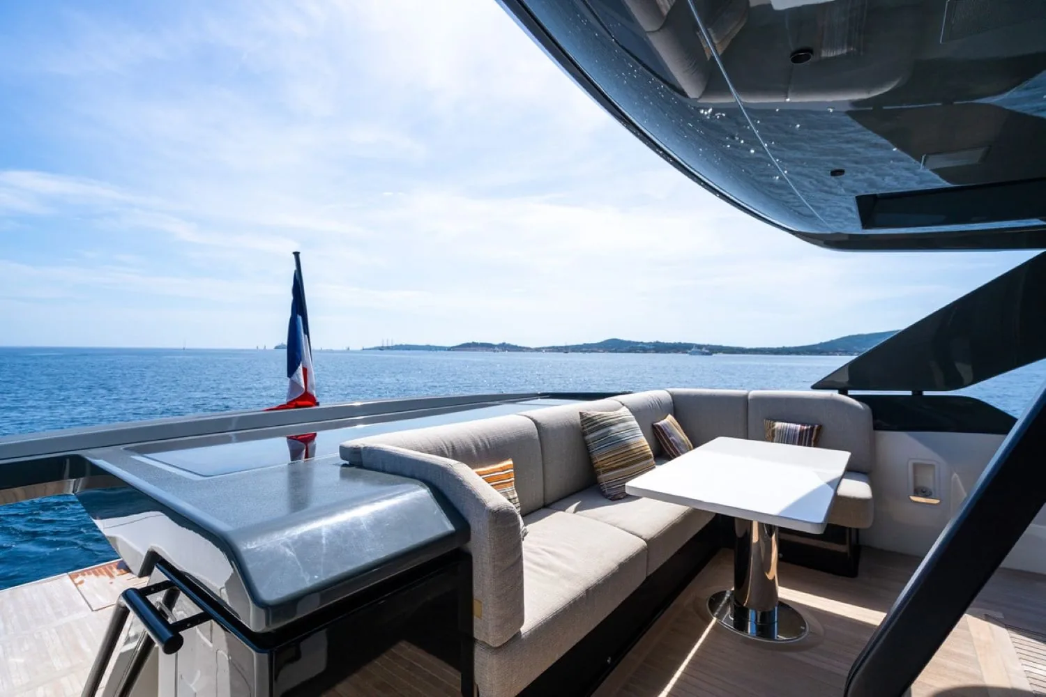 BLUEGAME BGX63 - photo 12 yacht charter Cannes