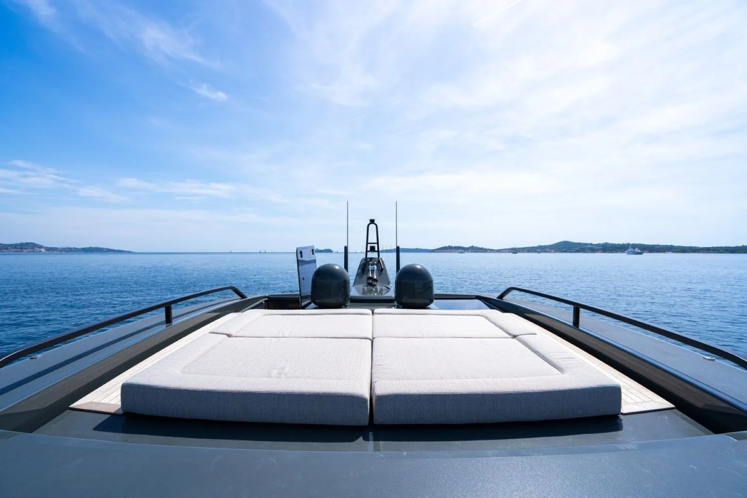 BLUEGAME BGX63 - photo 13 yacht charter Cannes
