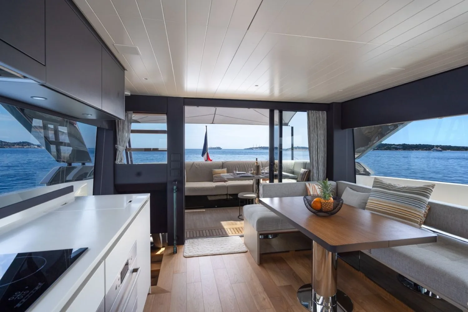 BLUEGAME BGX63 - photo 14 yacht charter Cannes