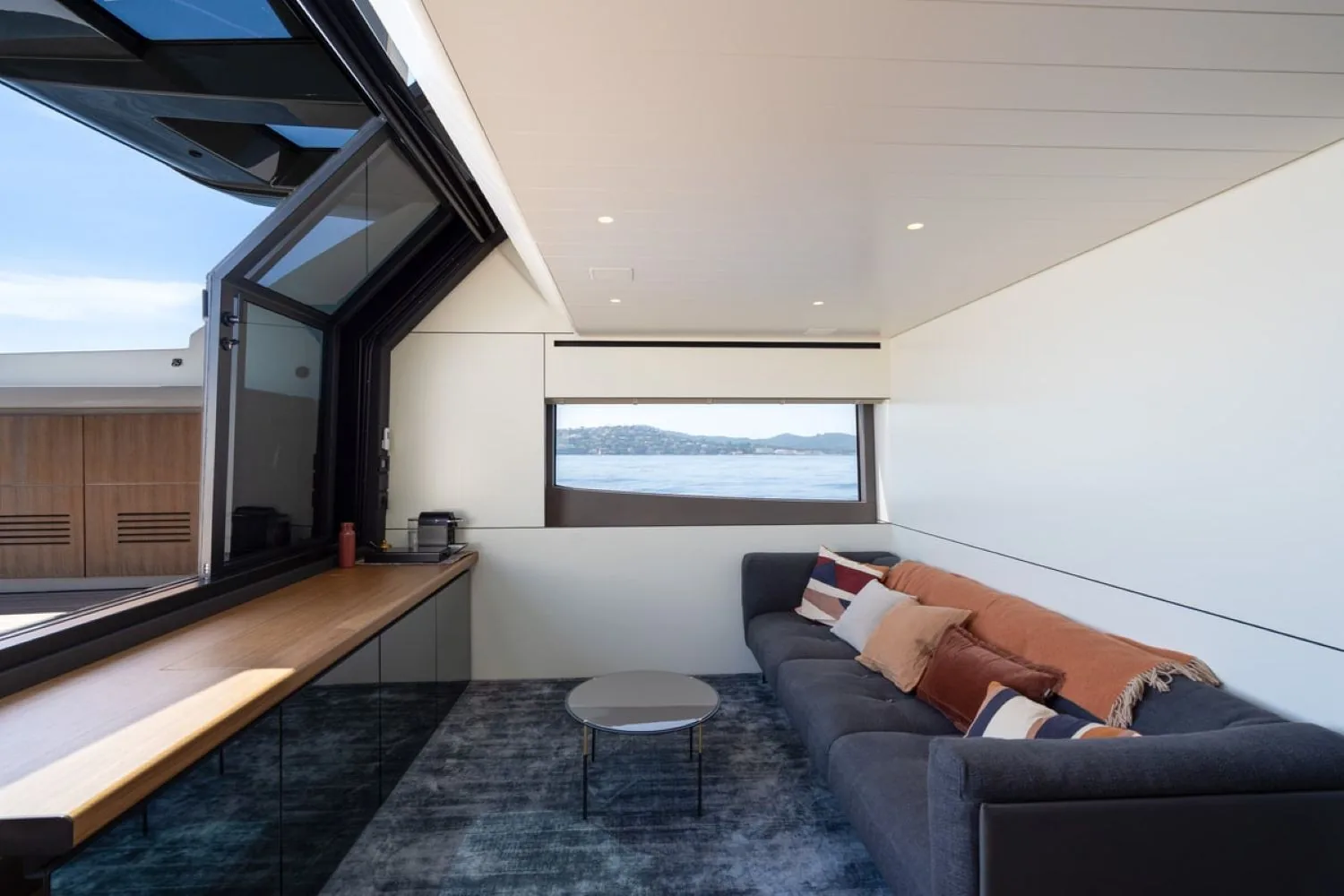 BLUEGAME BGX63 - photo 15 yacht charter Cannes