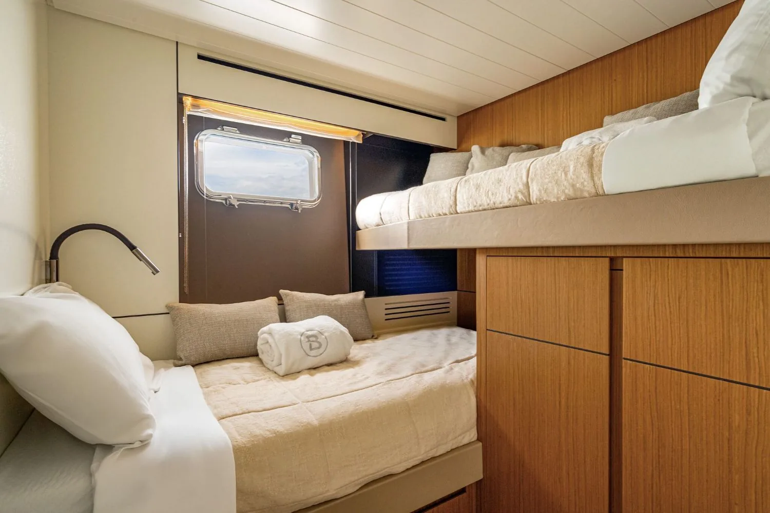 BLUEGAME BGX63 - photo 18 yacht charter Cannes