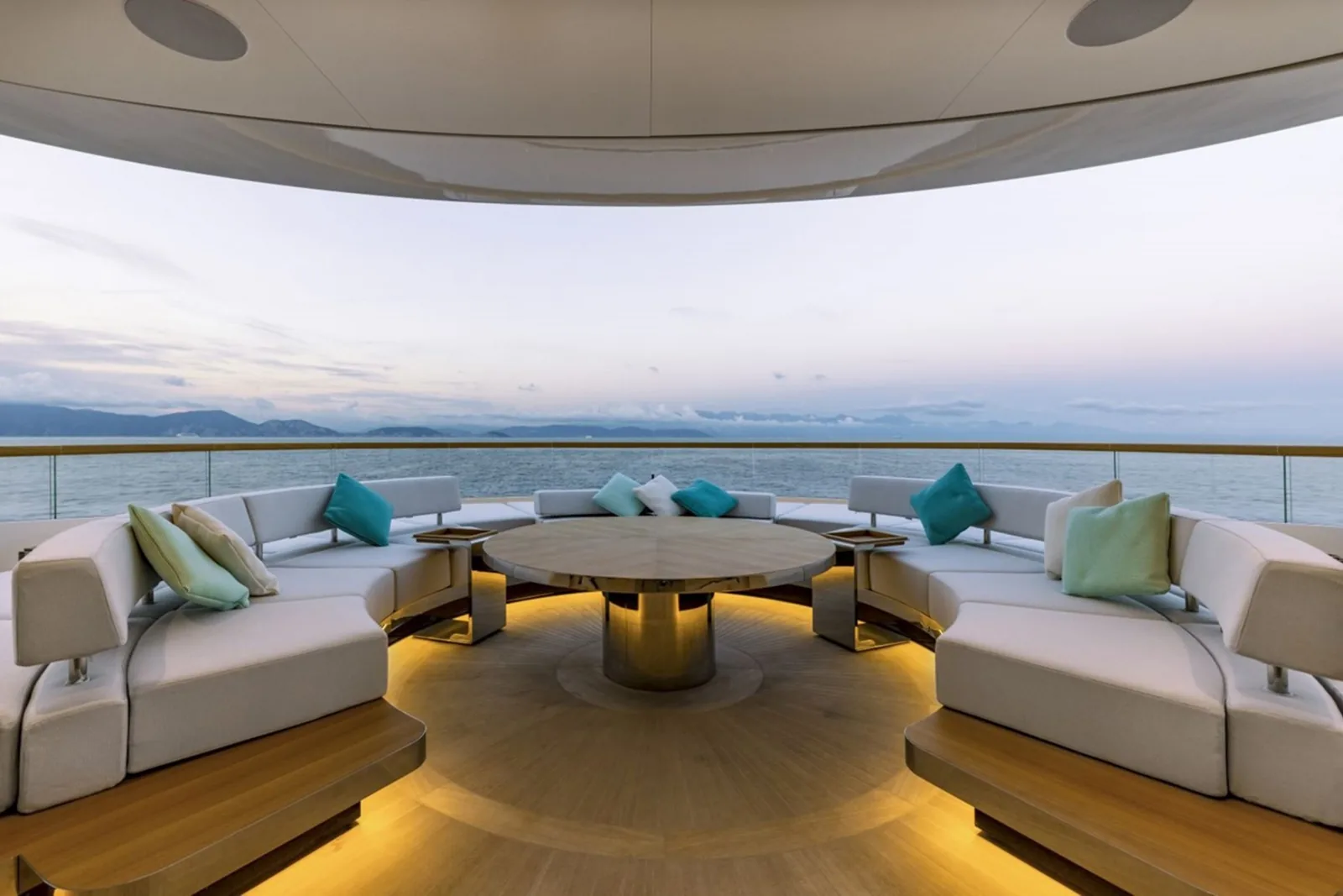 C - photo 10 yacht charter Cannes