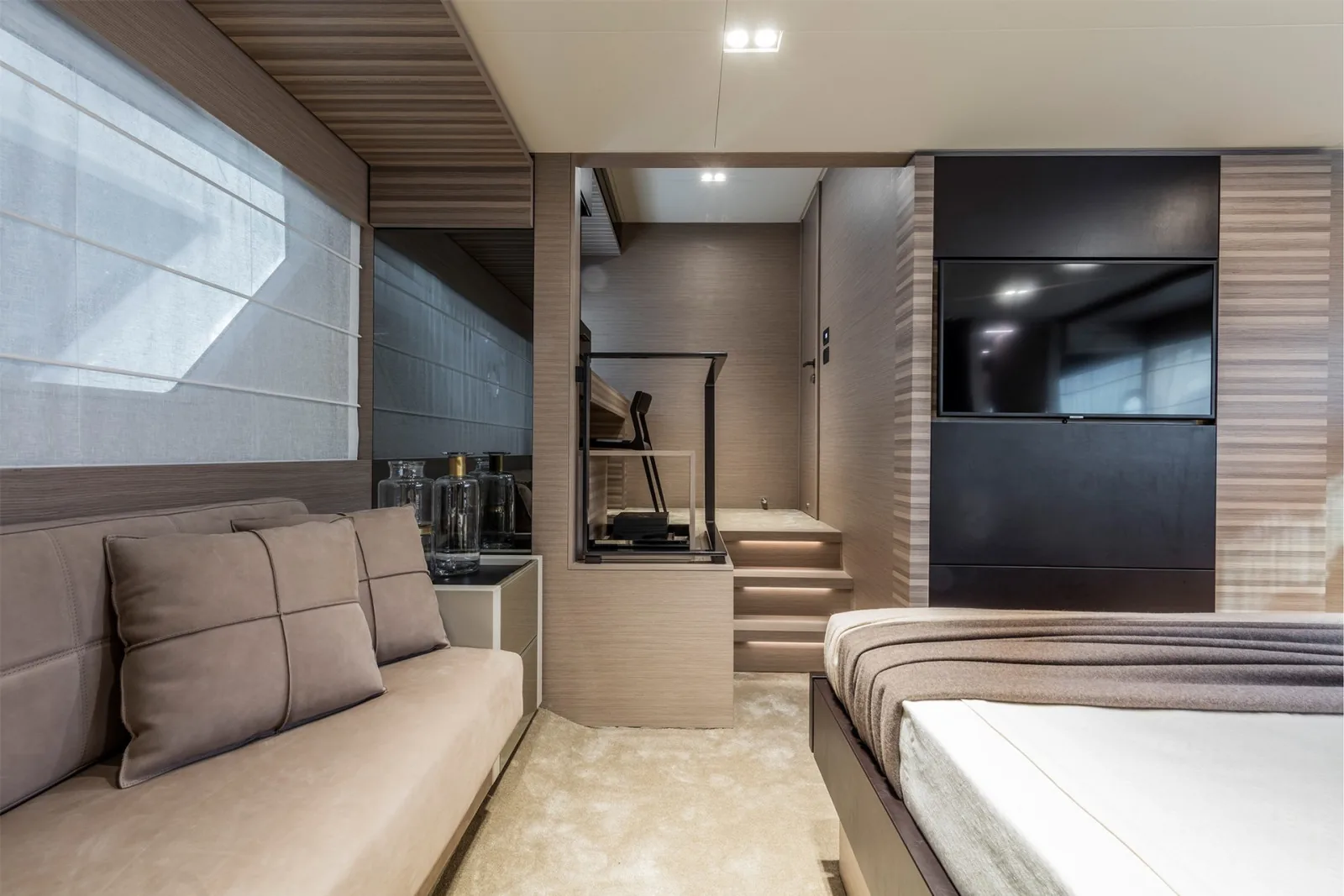 CARE ONE - photo 8 yacht charter Cannes
