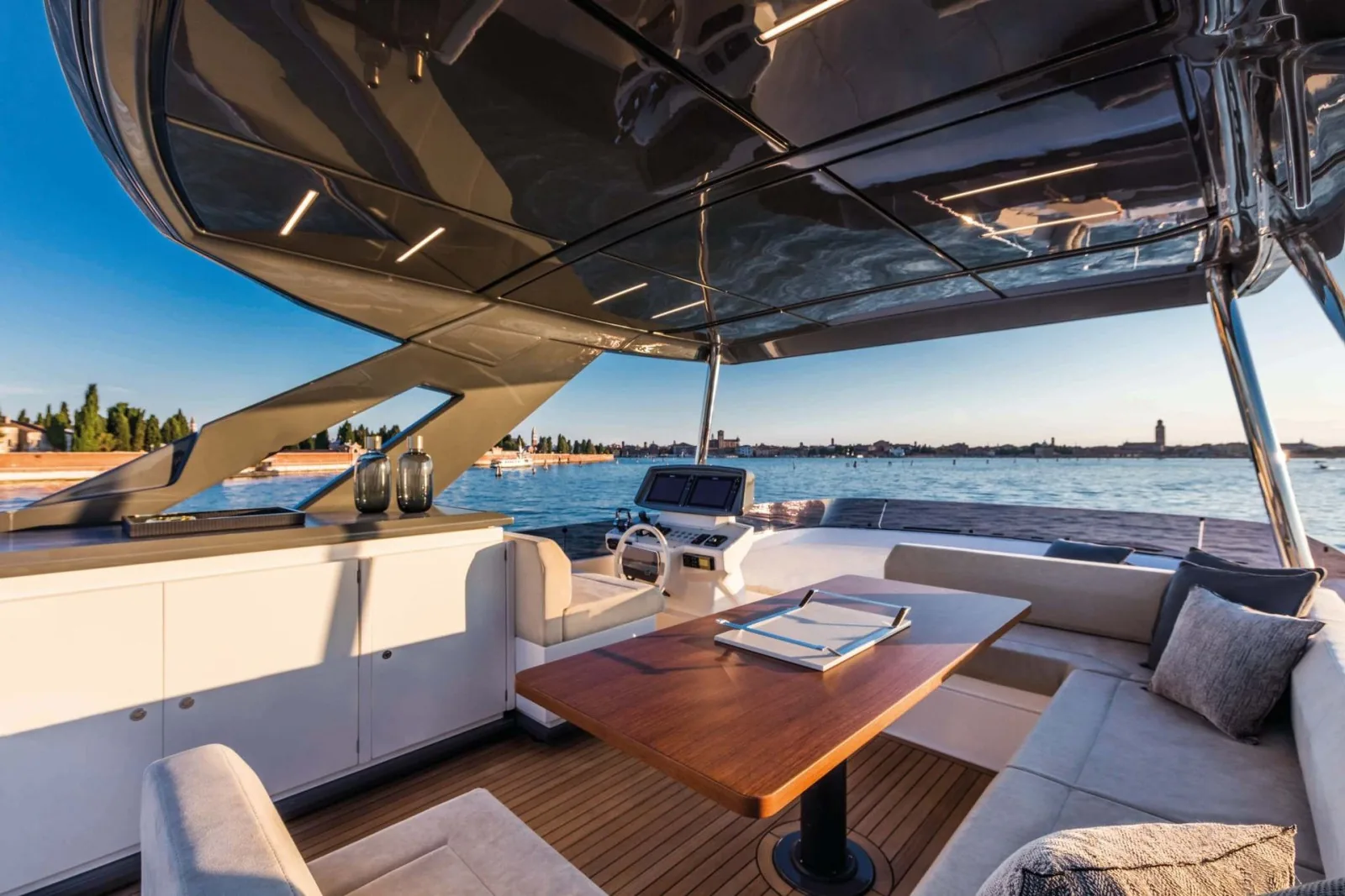 CARE ONE - photo 10 yacht charter Cannes