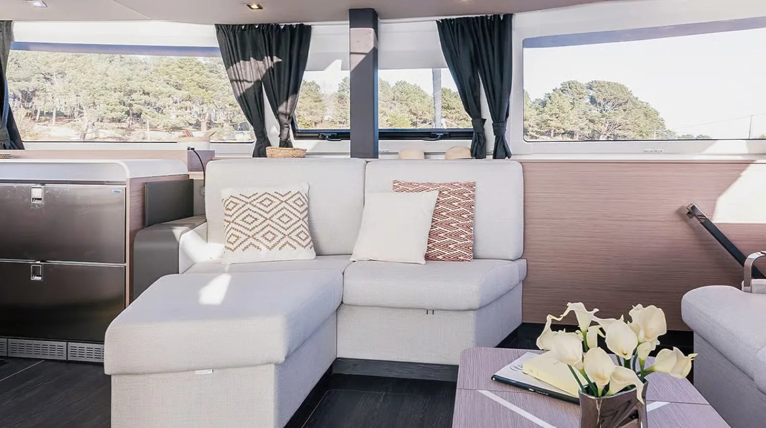 CATAMARAN AURA 51 - photo 11 yacht charter Cannes