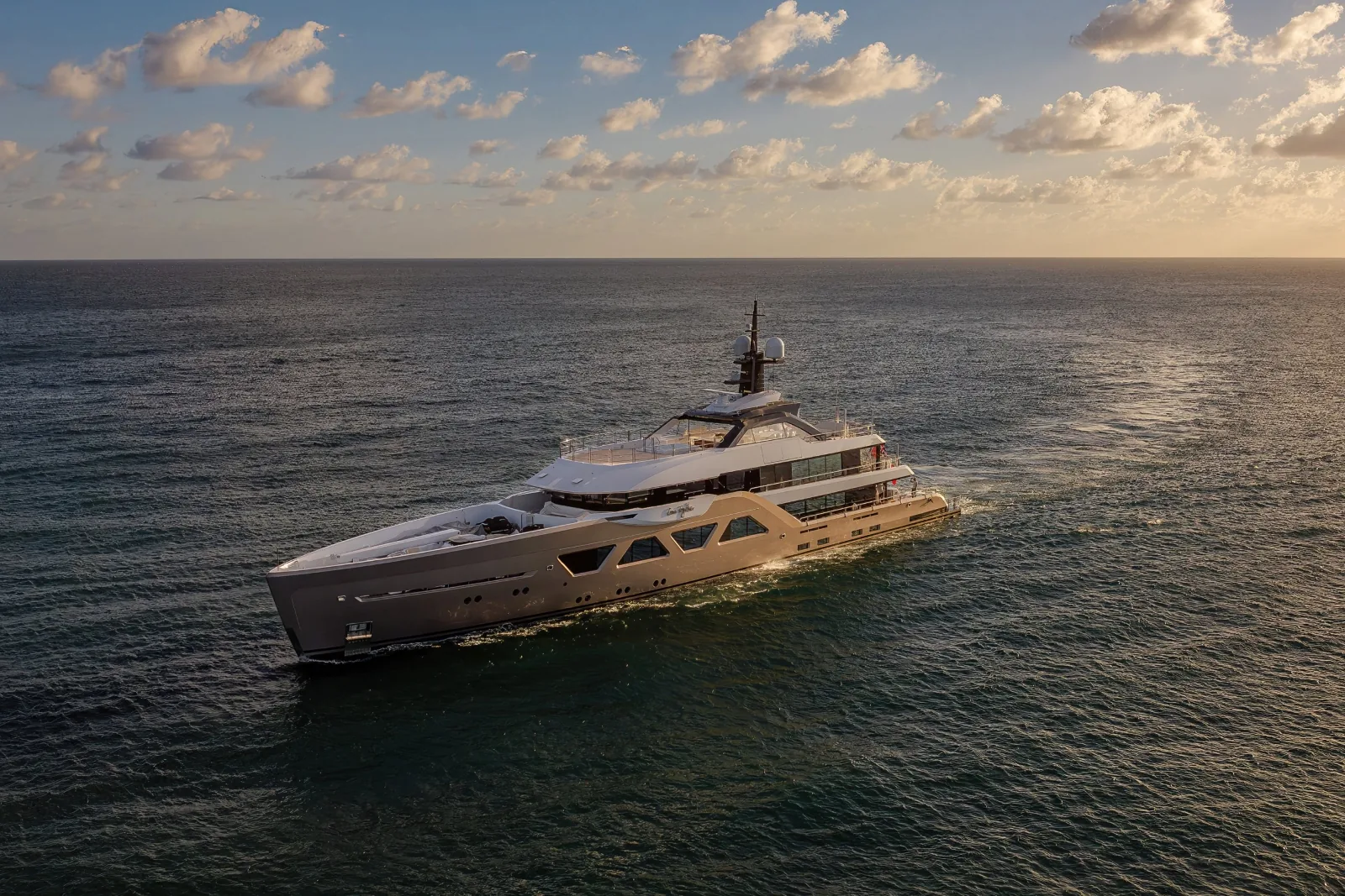 COME TOGETHER - photo 8 yacht charter Cannes
