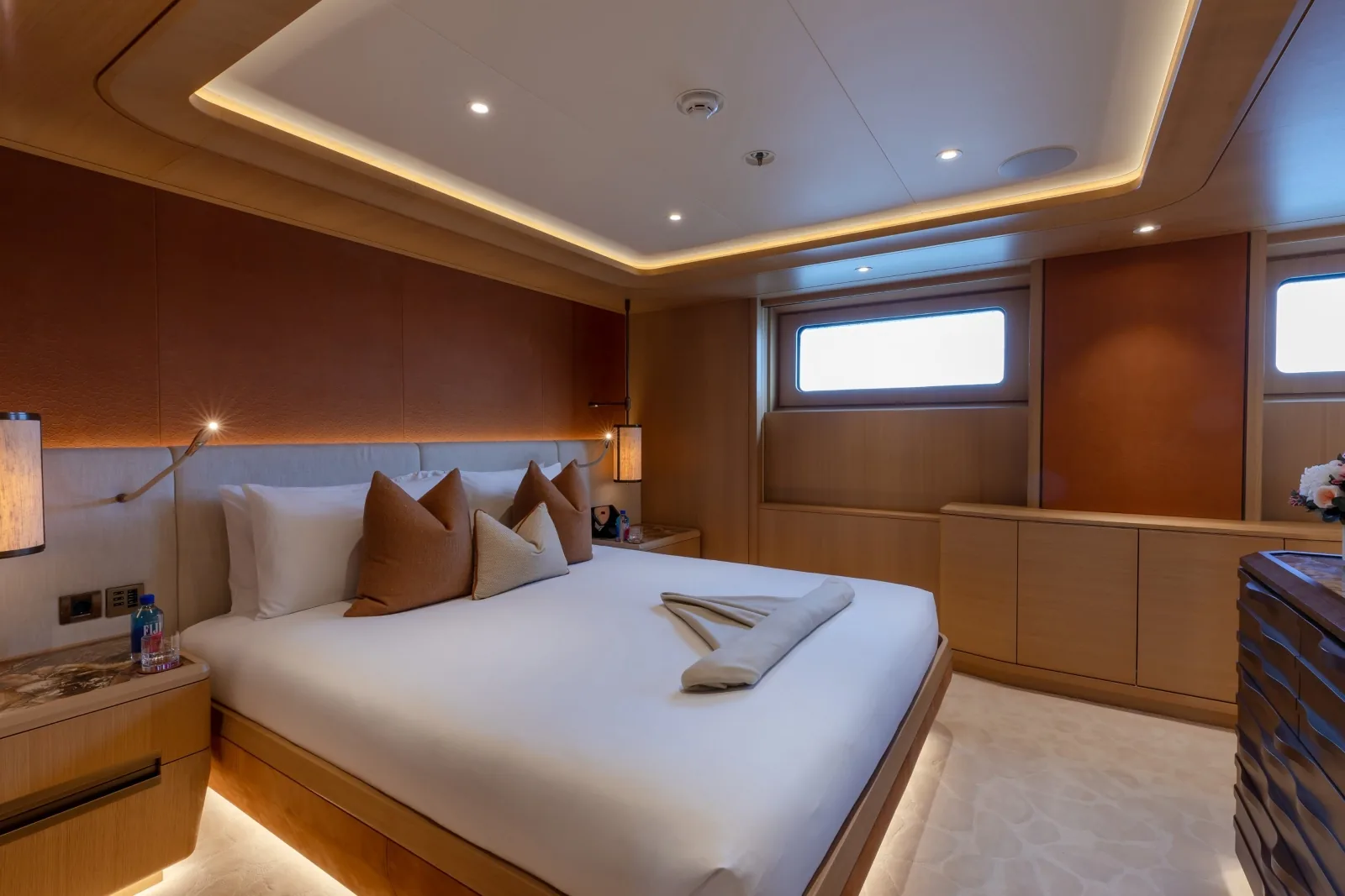 COME TOGETHER - photo 34 yacht charter Cannes