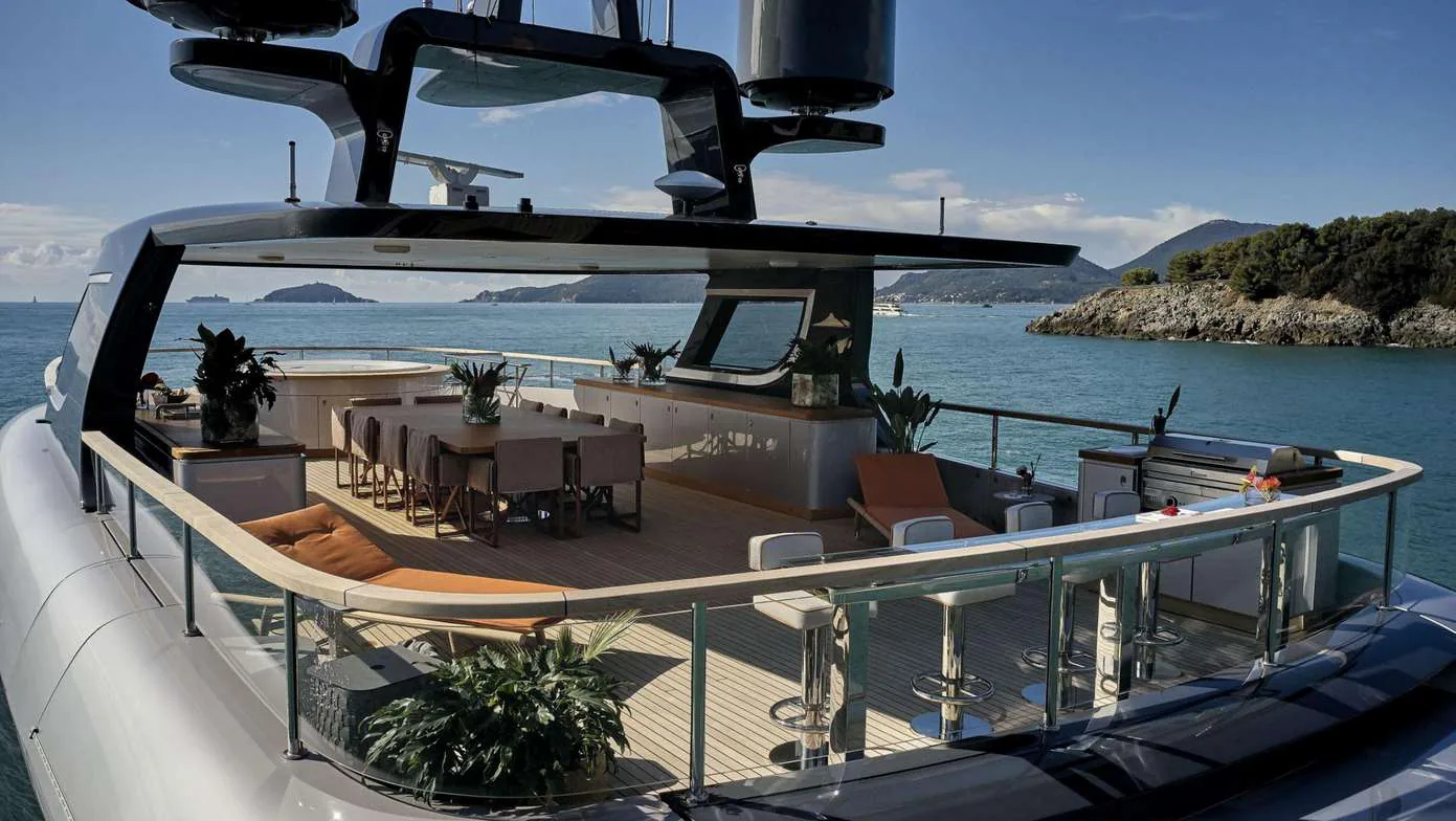 Cosmico — photo 7 location yacht Cannes