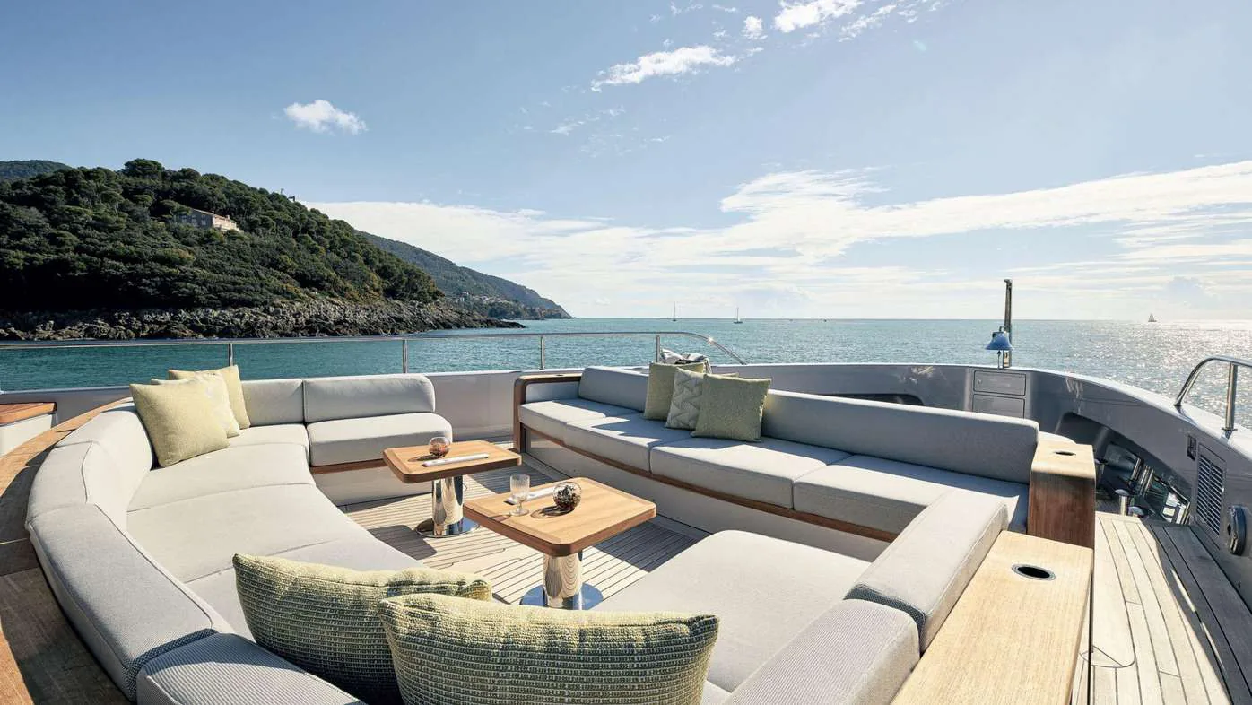 Cosmico — photo 10 location yacht Cannes