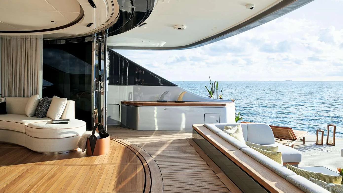 Cosmico — photo 12 location yacht Cannes