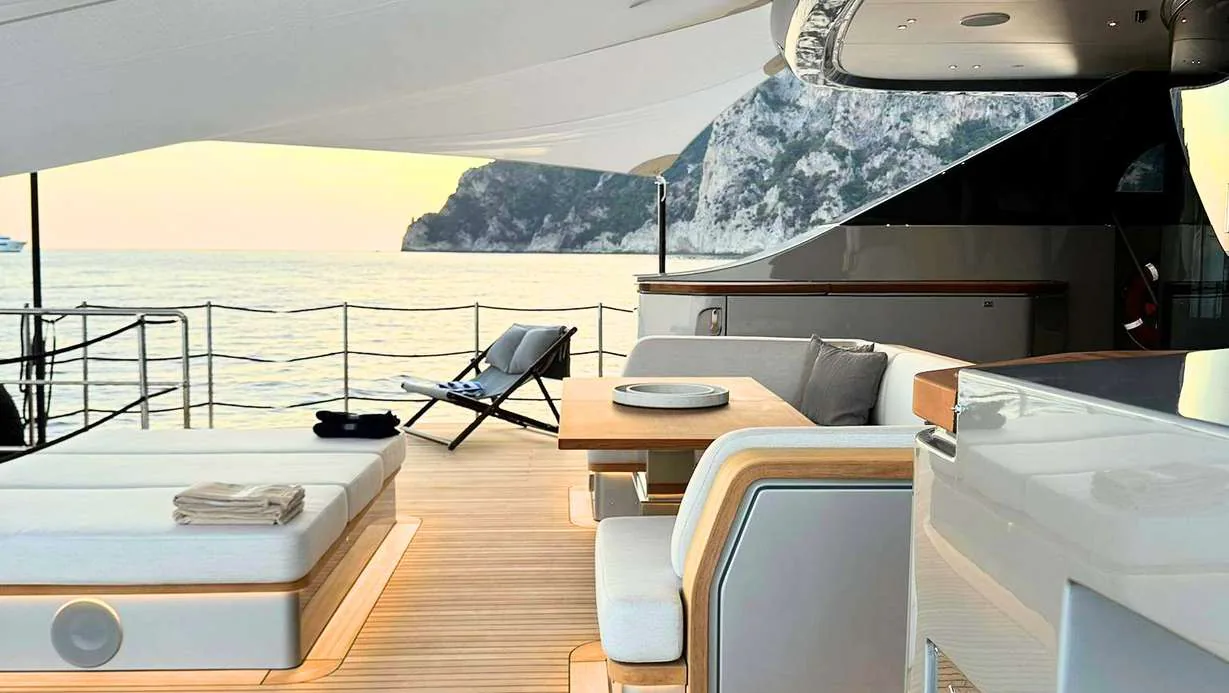 Cosmico — photo 13 location yacht Cannes
