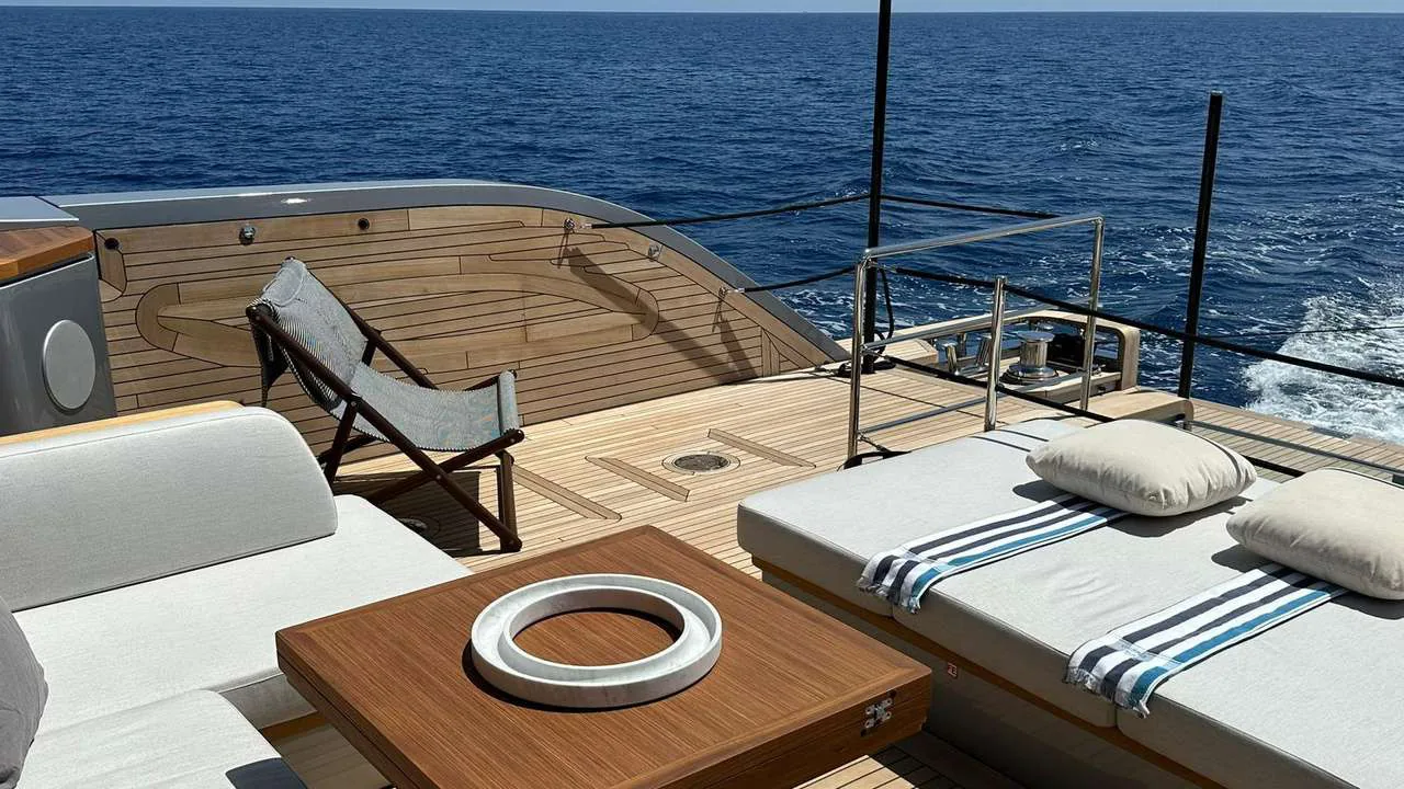 Cosmico — photo 14 location yacht Cannes