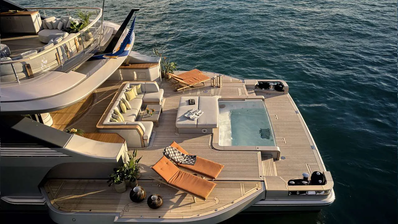 Cosmico — photo 17 location yacht Cannes