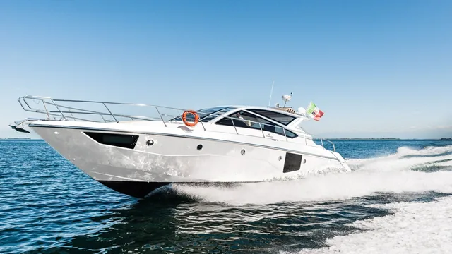 Cranchi Sixty 6, location yacht Cannes