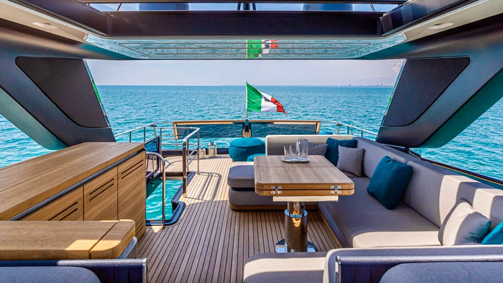 Cranchi 67 Settantotto, photo 10 location yacht Cannes