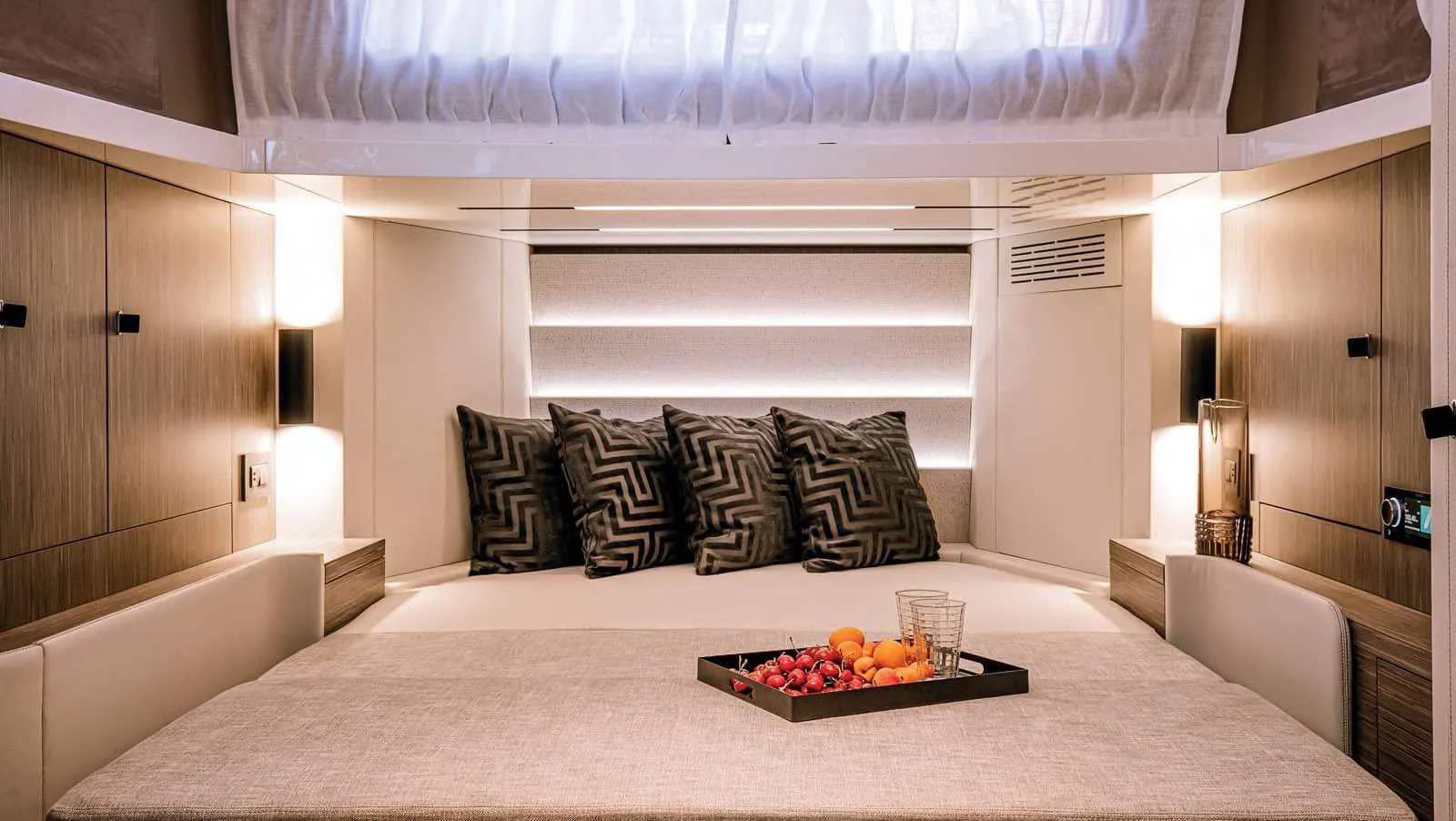 Cranchi A46 — photo 6 location yacht Cannes
