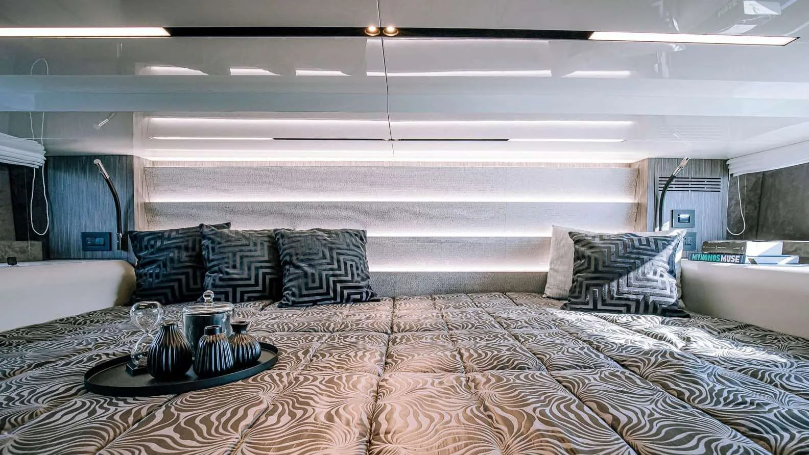 Cranchi A46 — photo 7 location yacht Cannes