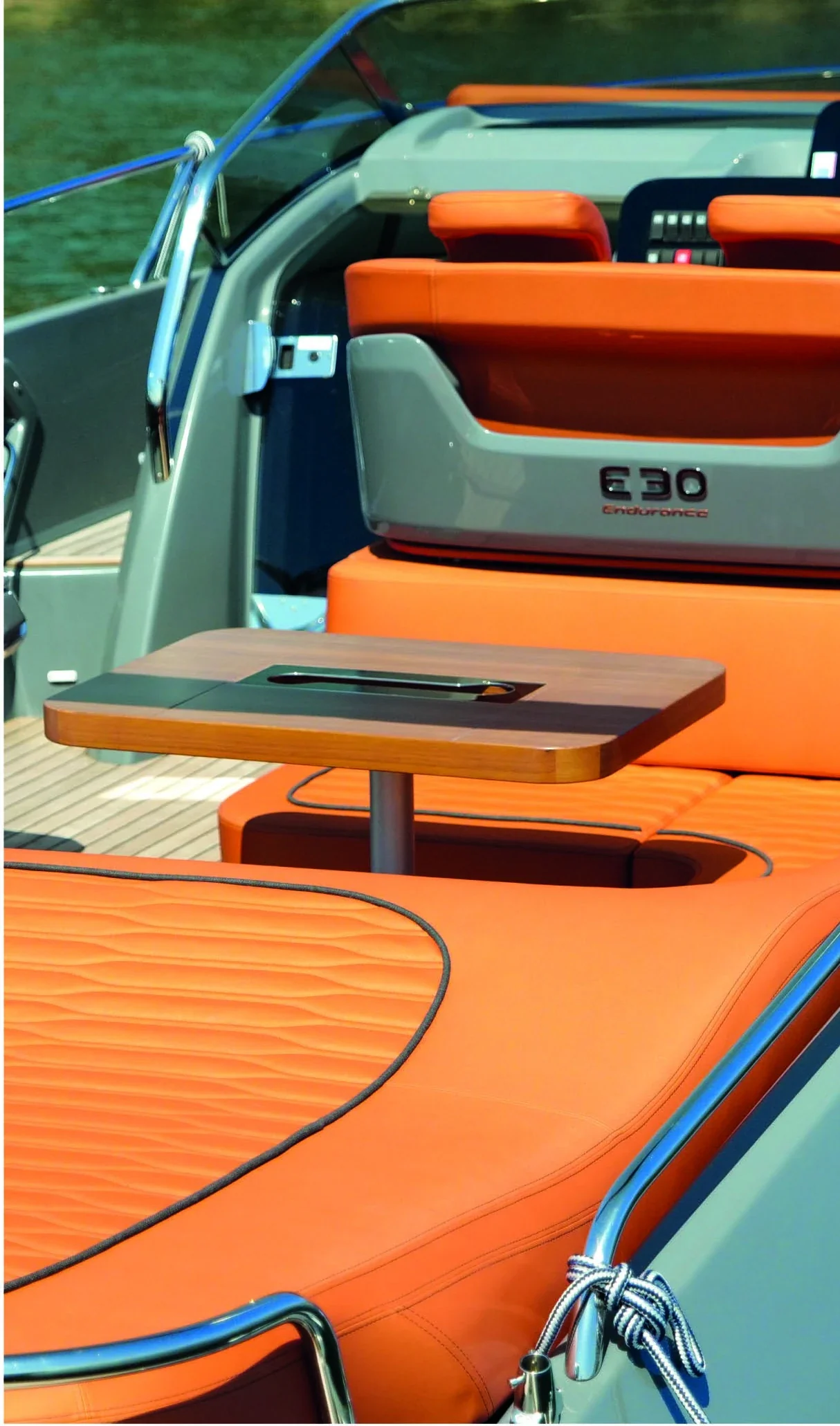 Cranchi E30 Endurance, photo 7 location yacht Cannes