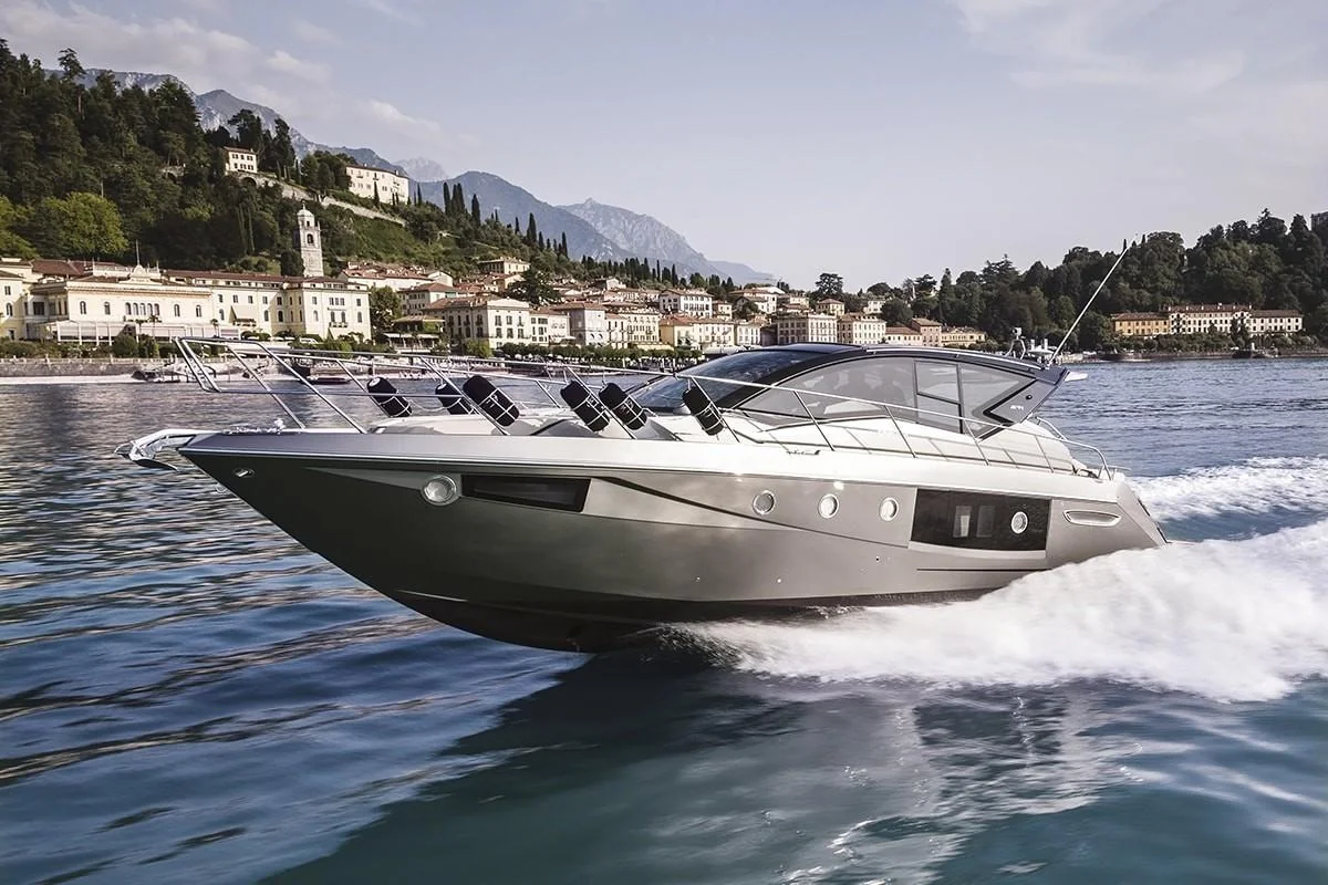 Cranchi M44 HT, photo 3 location yacht Cannes