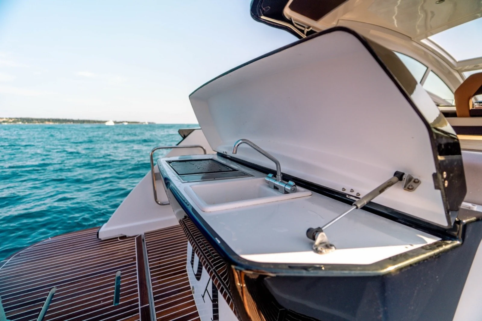 Daj, photo 10 location yacht Cannes
