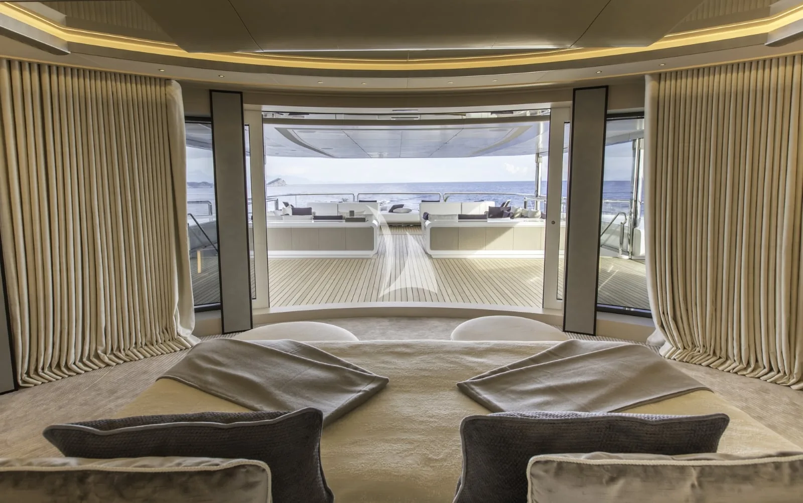 DAR - photo 33 yacht charter Cannes