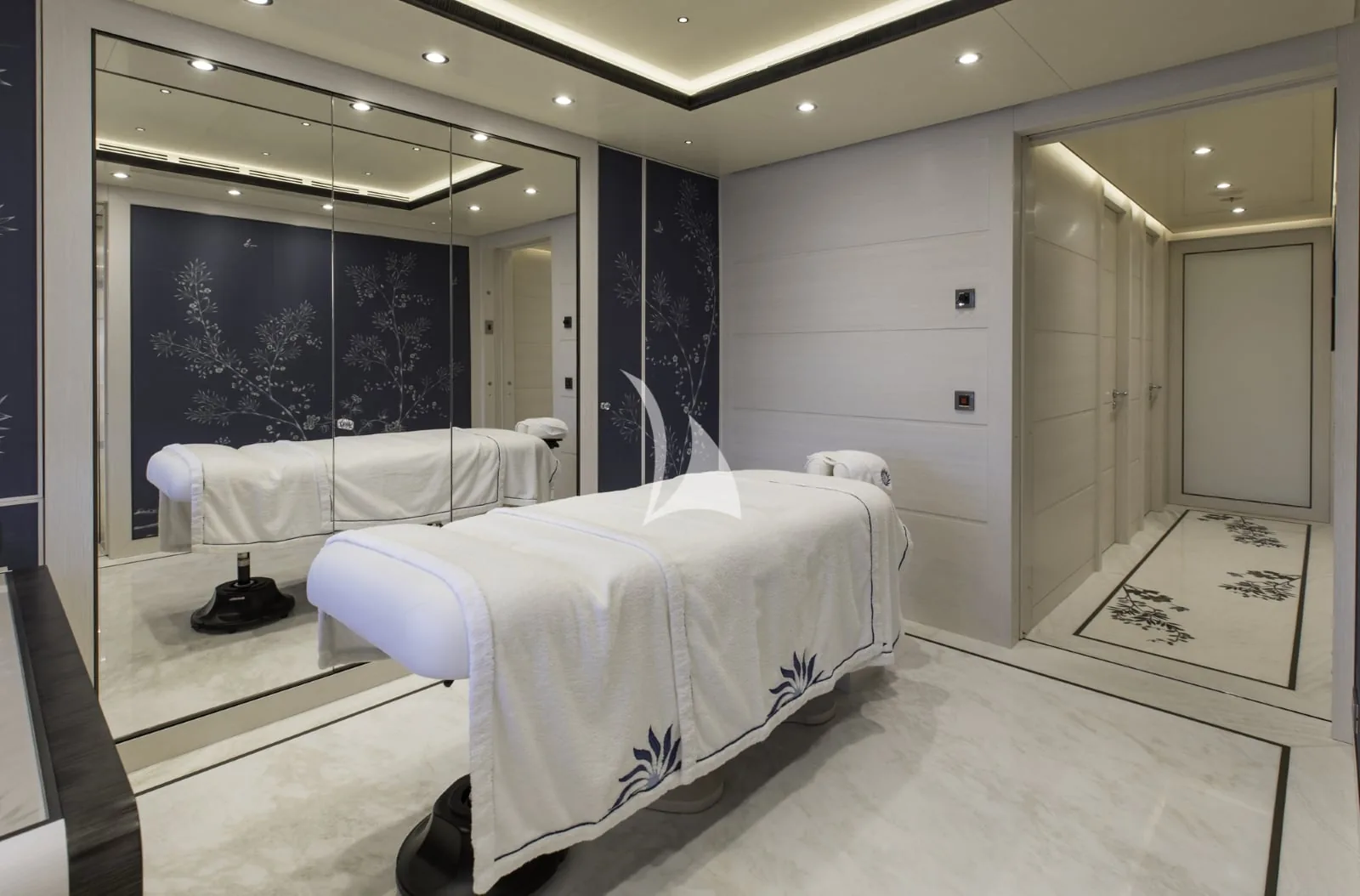 DAR - photo 53 yacht charter Cannes