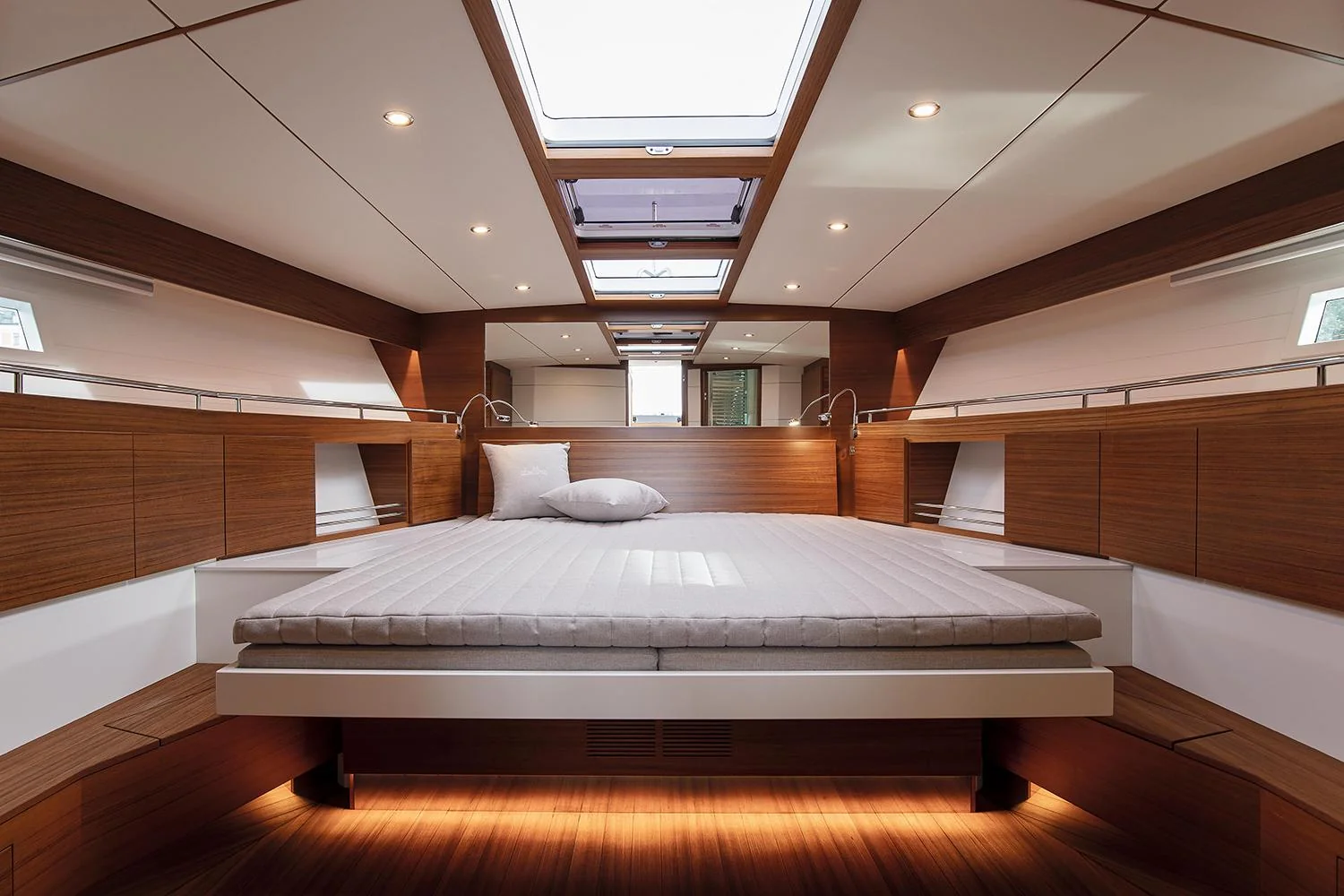 Delta 60 Open, photo 5 location yacht Cannes