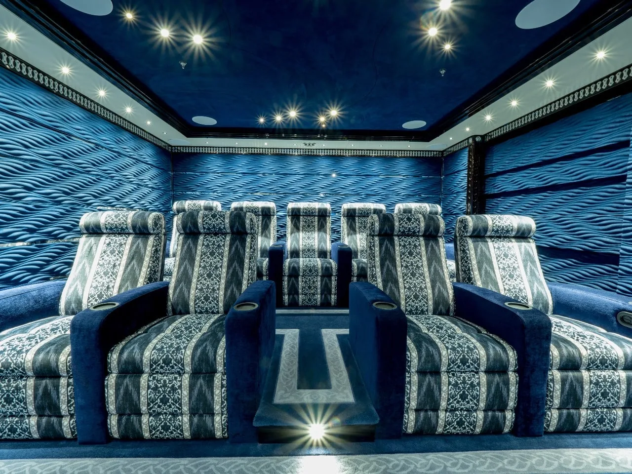 ELEMENTS - photo 13 yacht charter Cannes