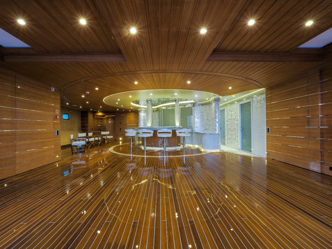 ELEMENTS - photo 14 yacht charter Cannes