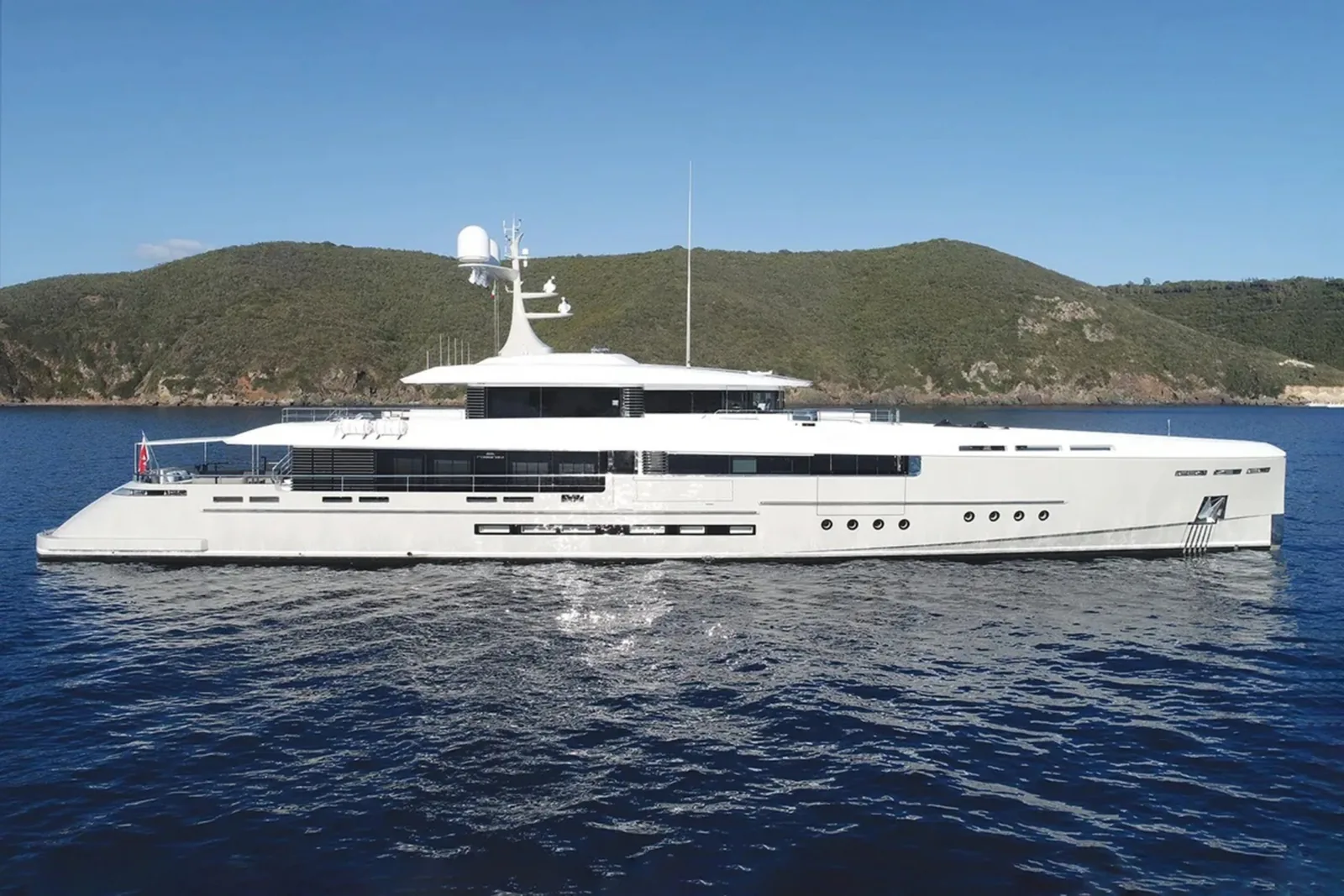 ENDEAVOUR 2 - photo 2 yacht charter Cannes