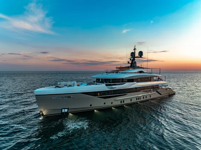 Eternal Spark, location yacht Cannes