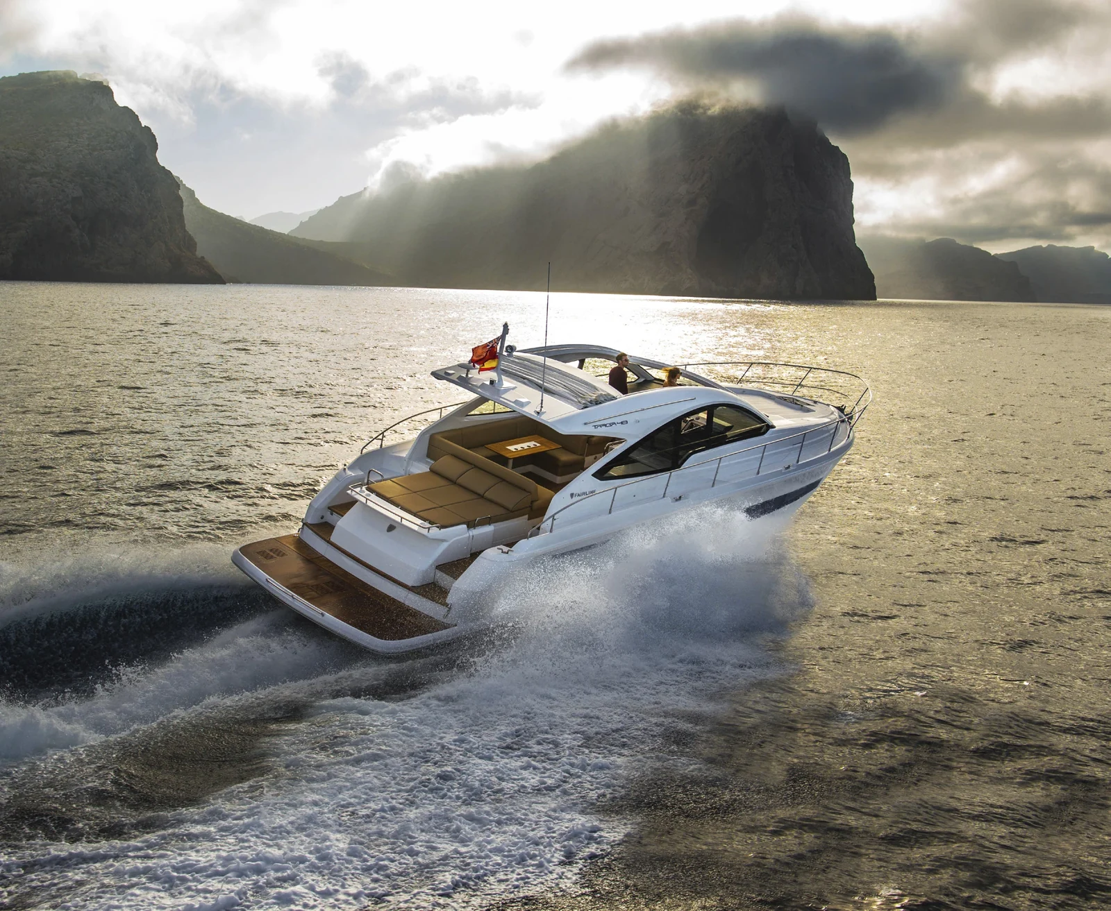 Fairline Targa 48, photo 3 location yacht Cannes