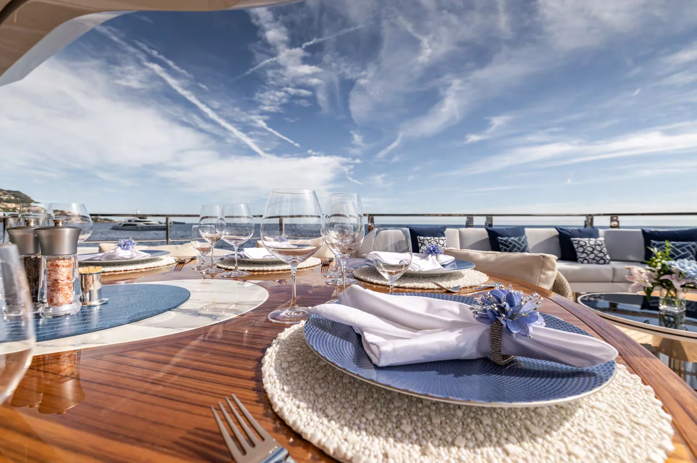 Felicita — photo 33 location yacht Cannes