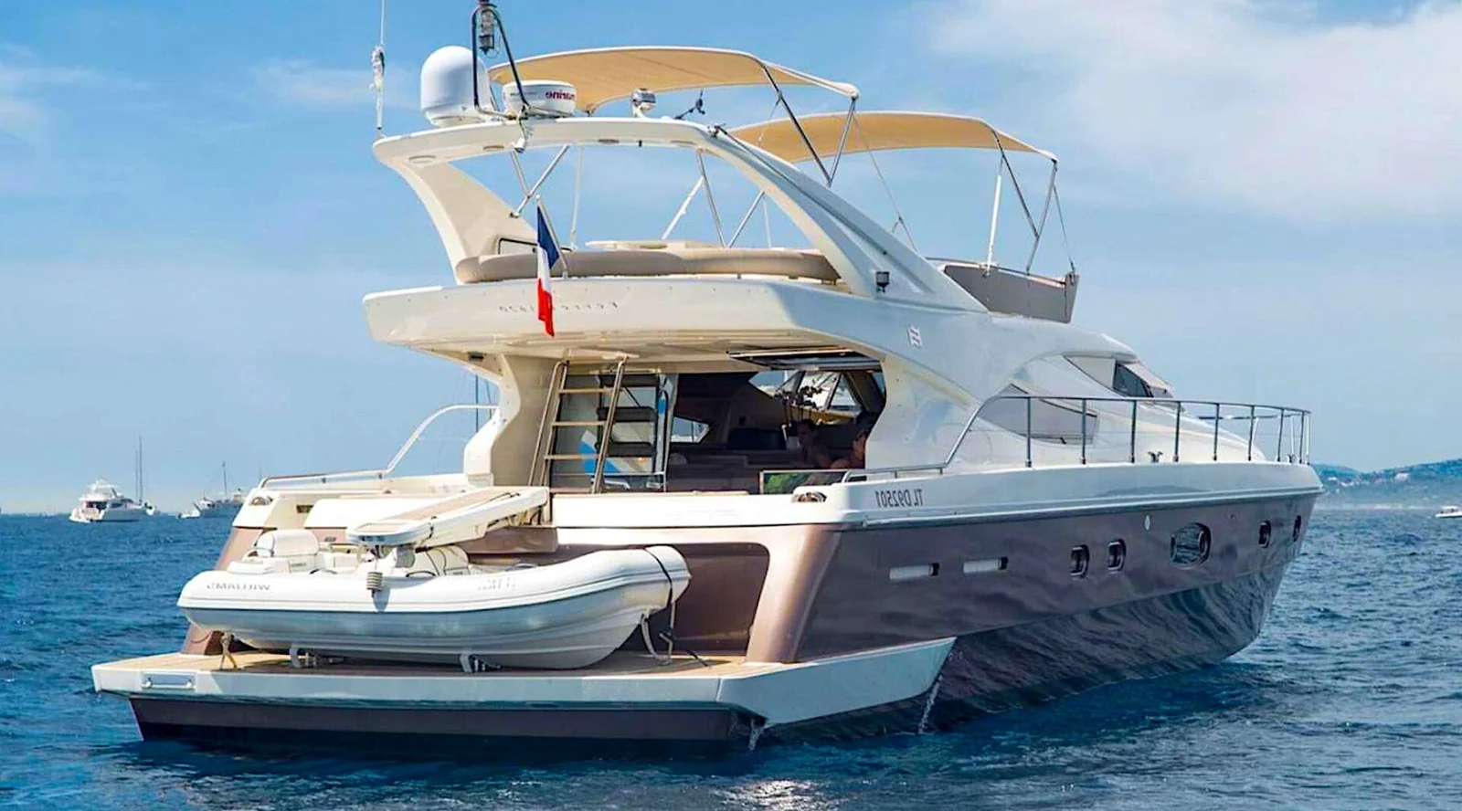 Ferretti 620, photo 5 location yacht Cannes
