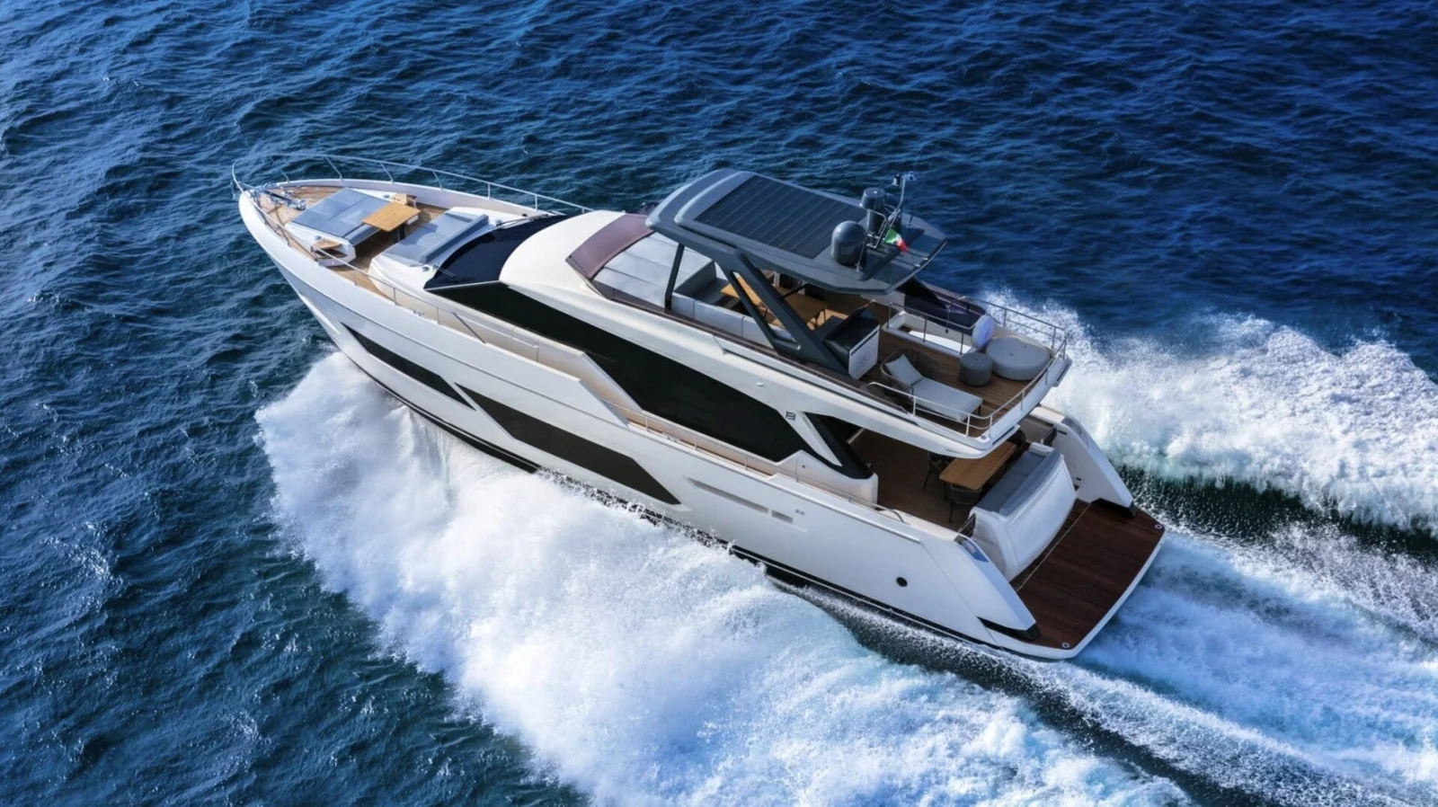 Ferretti 720 (Breeze), photo 8 location yacht Cannes
