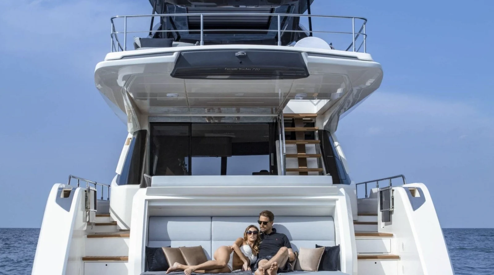 Ferretti 720 (Breeze), photo 9 location yacht Cannes