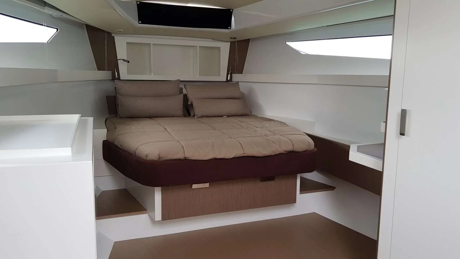 Fiart Mare 43, photo 6 location yacht Cannes