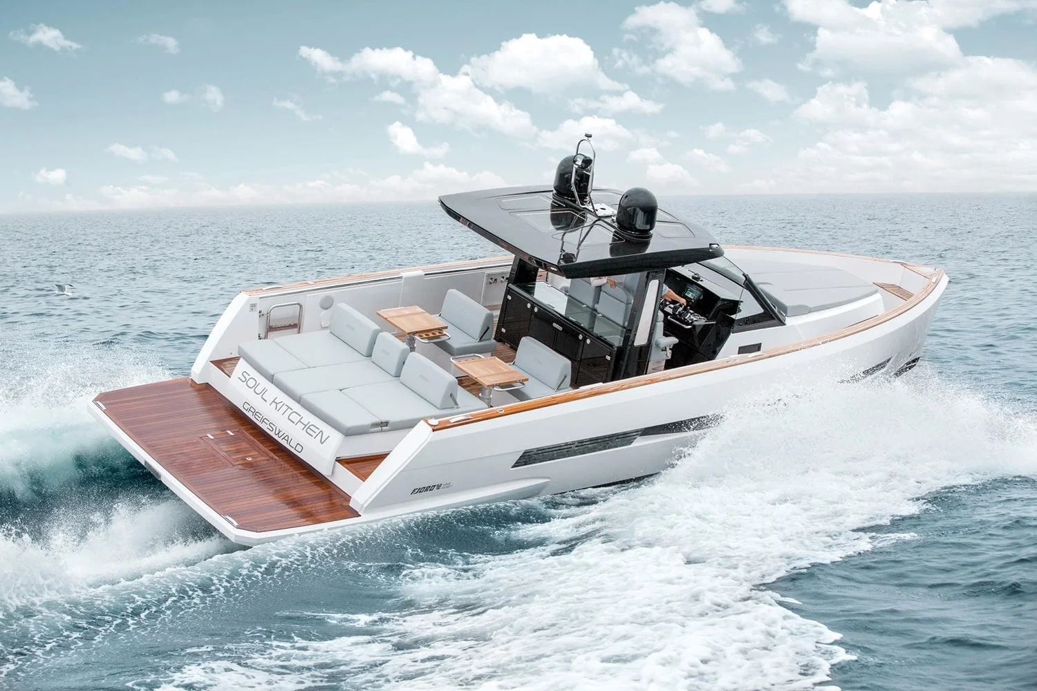 Fjord 44 Open, photo 3 location yacht Cannes