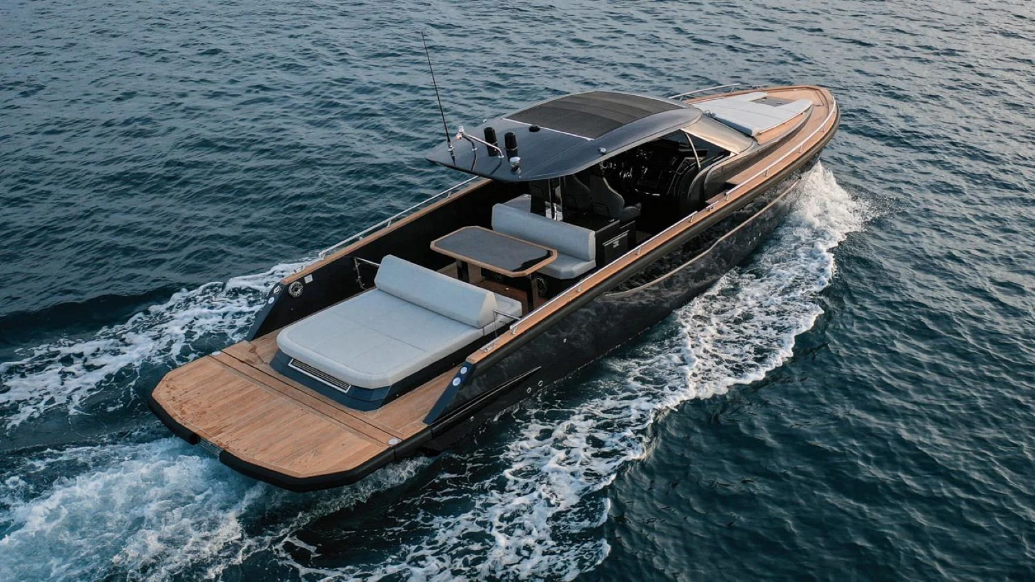 Focus Forza 37, photo 2 location yacht Cannes