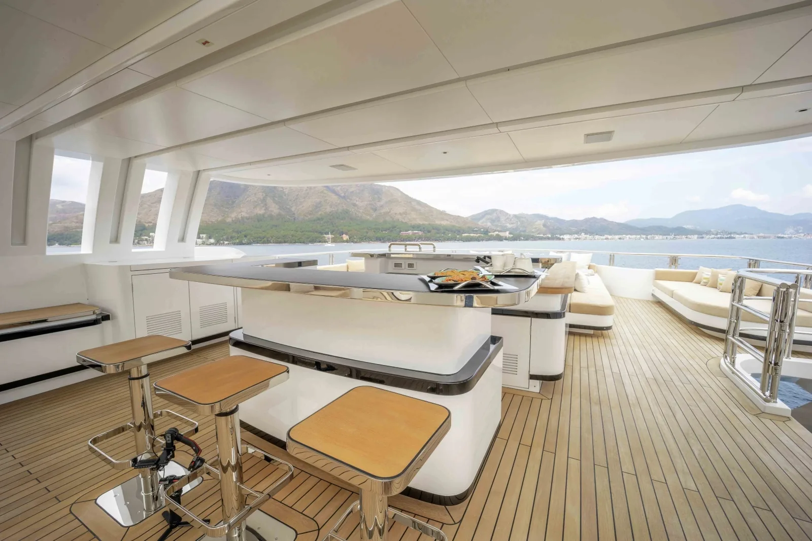 FORTUNA - photo 7 yacht charter Cannes