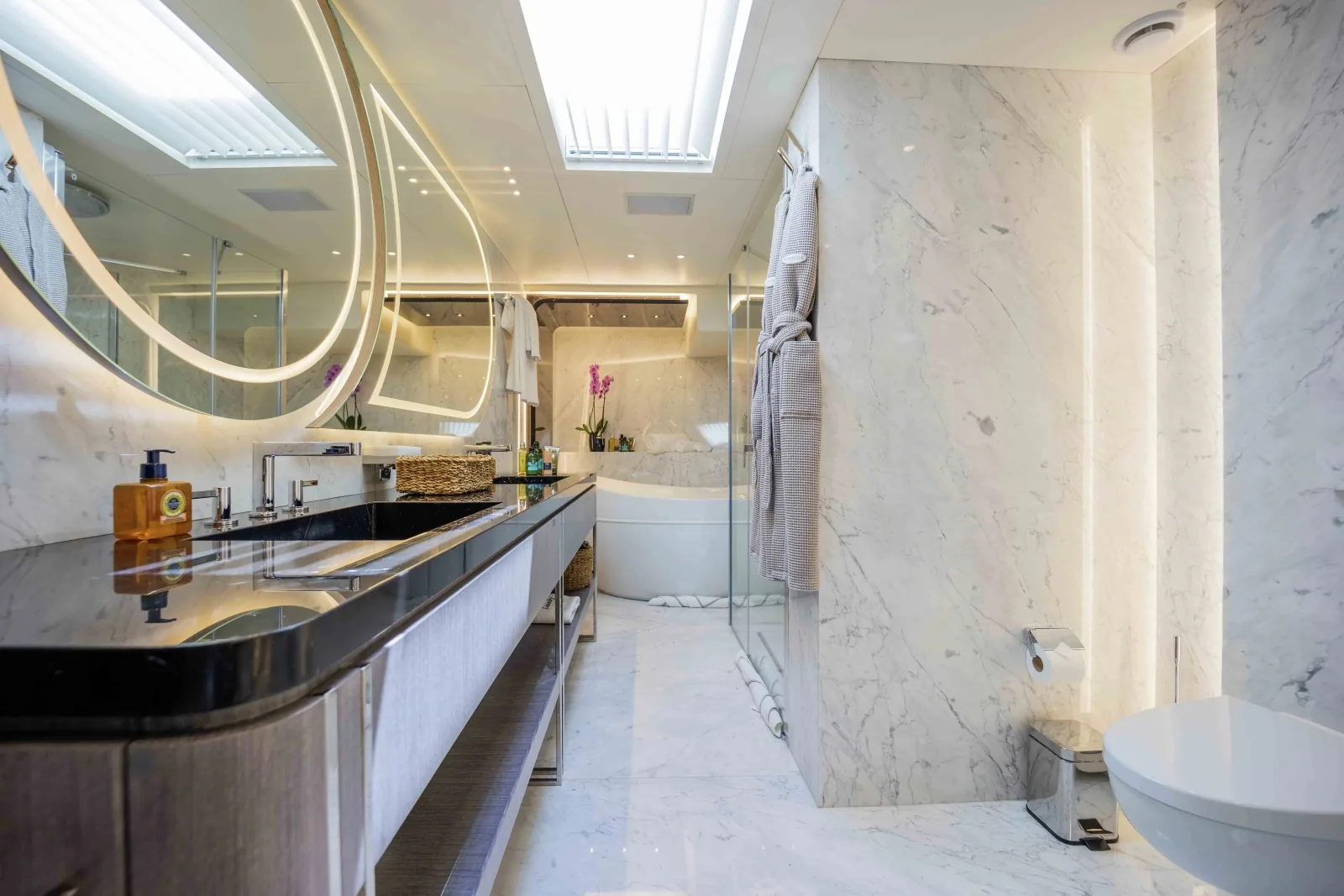 FORTUNA - photo 24 yacht charter Cannes