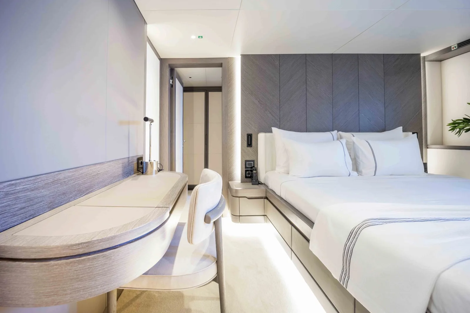 FORTUNA - photo 28 yacht charter Cannes
