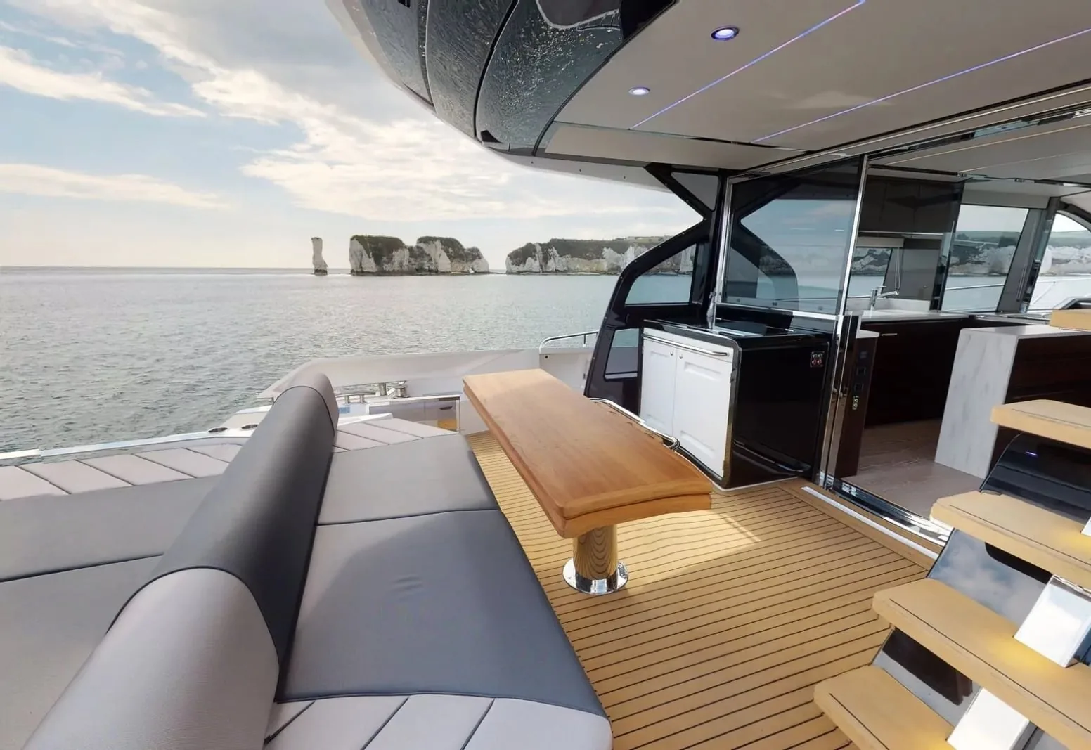 FORZA - photo 9 yacht charter Cannes