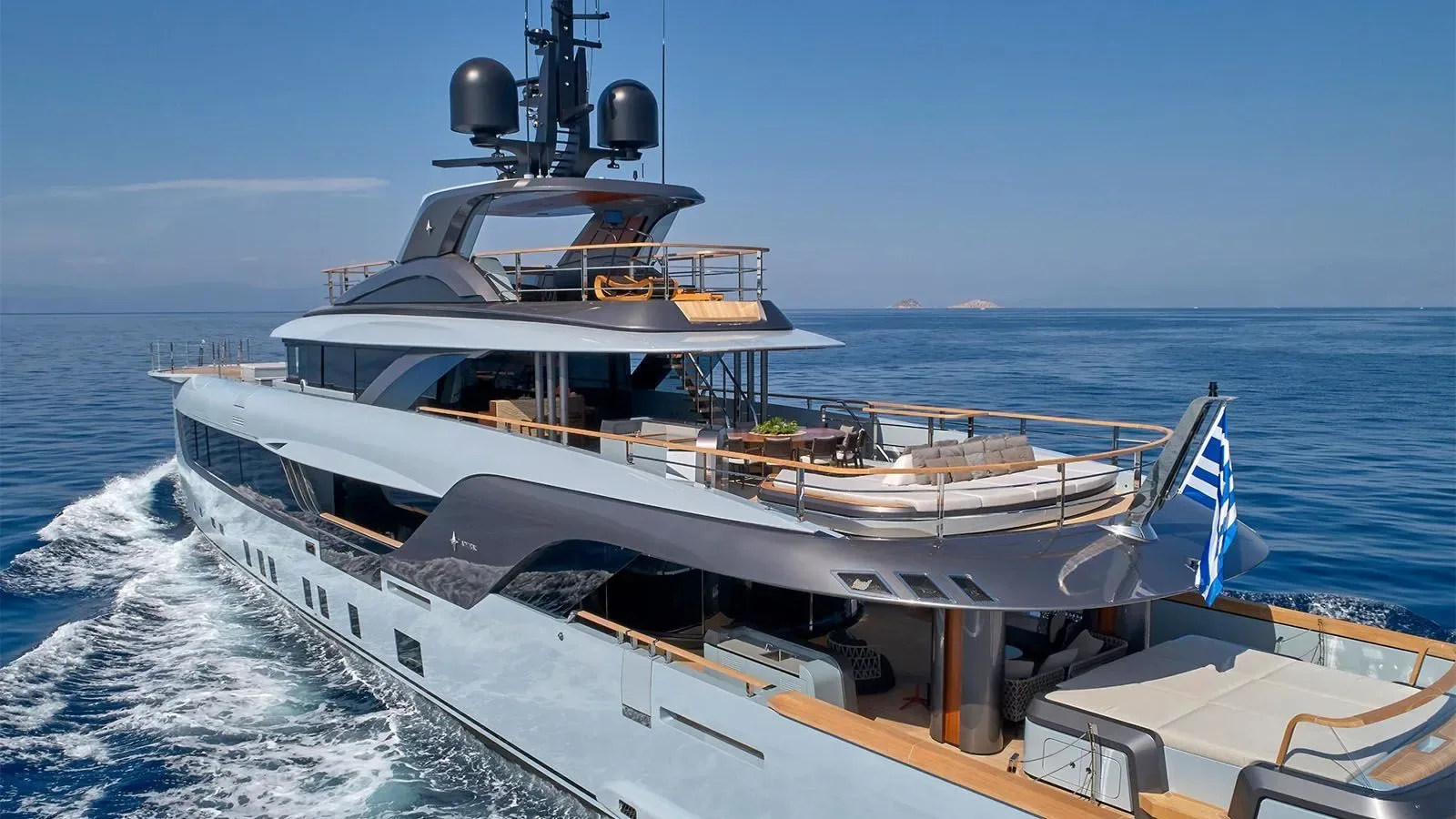 GECO - photo 13 yacht charter Cannes