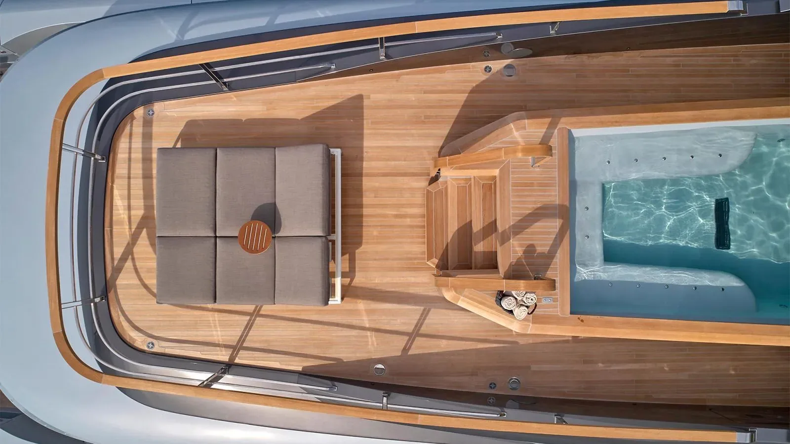 GECO - photo 15 yacht charter Cannes