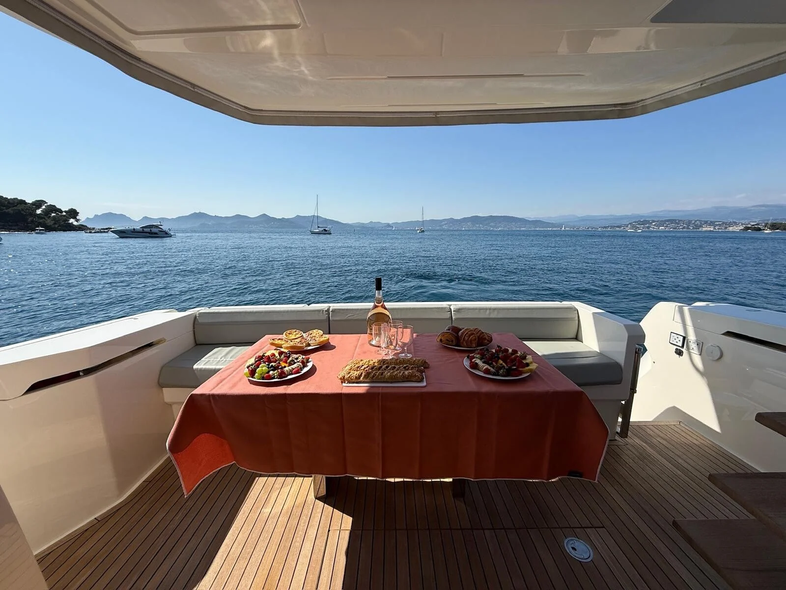 Greenline 45 Coupe, photo 7 location yacht Cannes