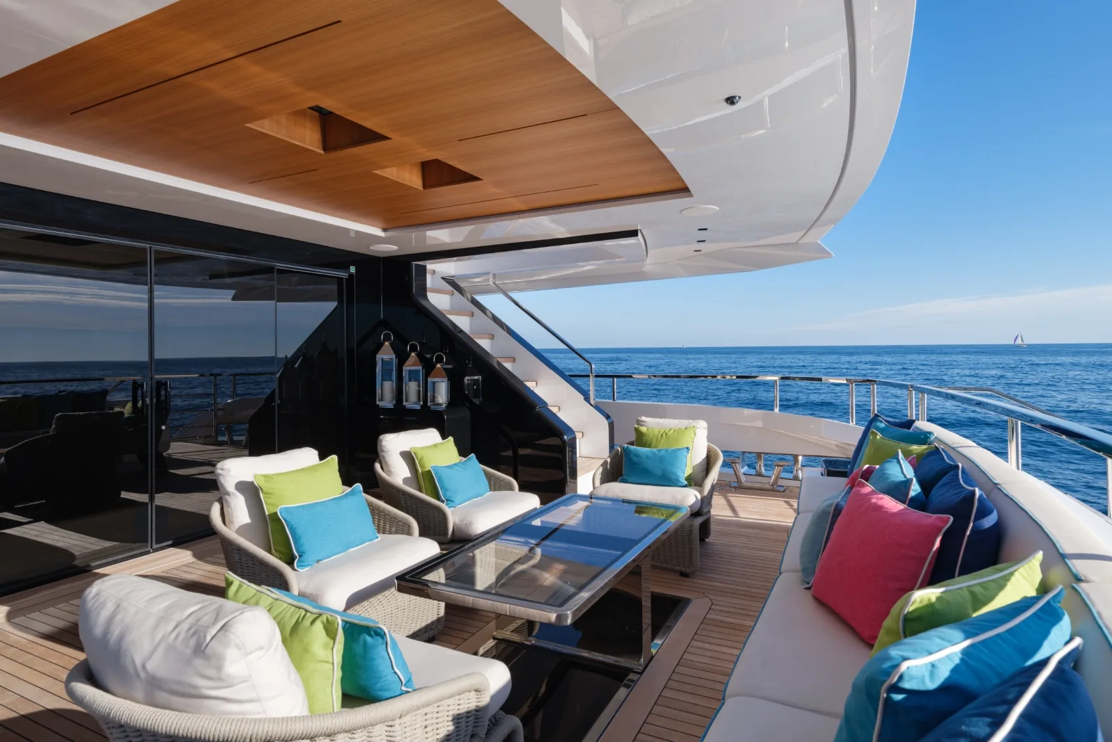 HALARA - photo 9 yacht charter Cannes