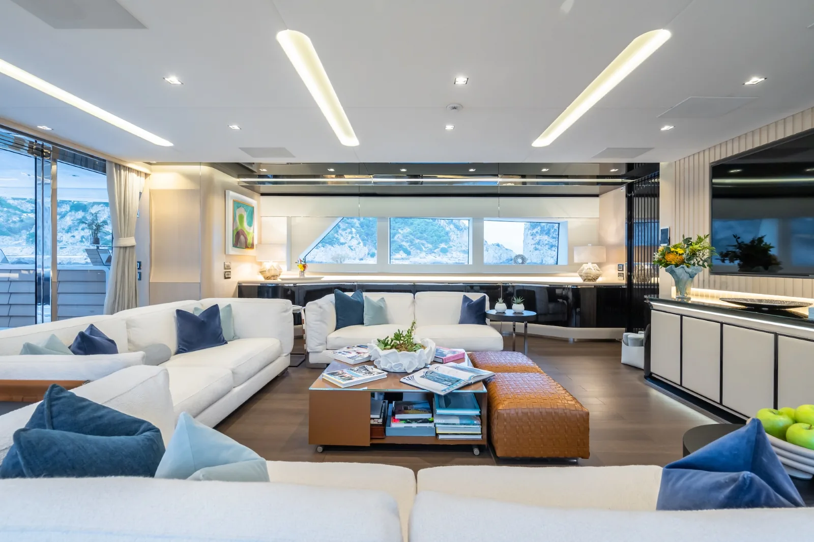 HALARA - photo 15 yacht charter Cannes
